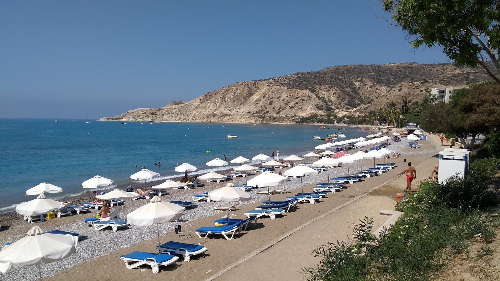 Pissouri beach'in fotoğrafı kısmen tatil bölgesi