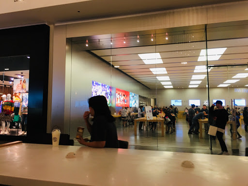 Computer Store «Apple Los Cerritos», reviews and photos, 242 Los Cerritos Center, Cerritos, CA 90703, USA