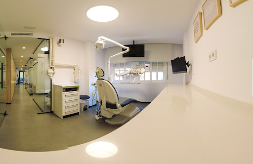 Clínica Dental Román Mesa en Morón de la Frontera, Sevilla