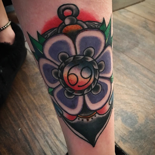 Explore men's knuckle tattoo ideas, creative tattoo ideas in Kingsford, available at Deft Tattoo Studio