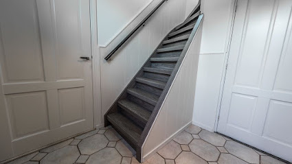 Downstairs traprenovatie