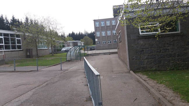 Reviews of Hazlehead Academy in Aberdeen - School