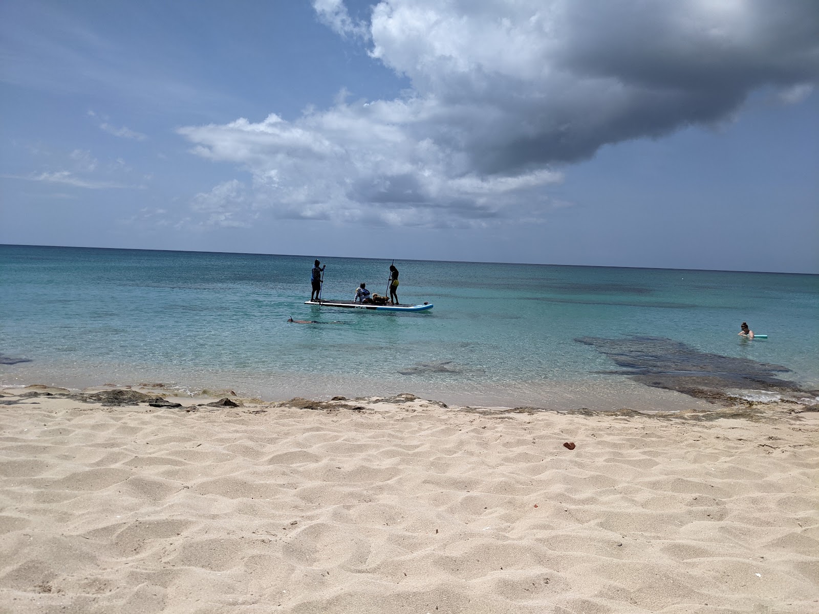 Fotografija West beach z turkizna čista voda površino