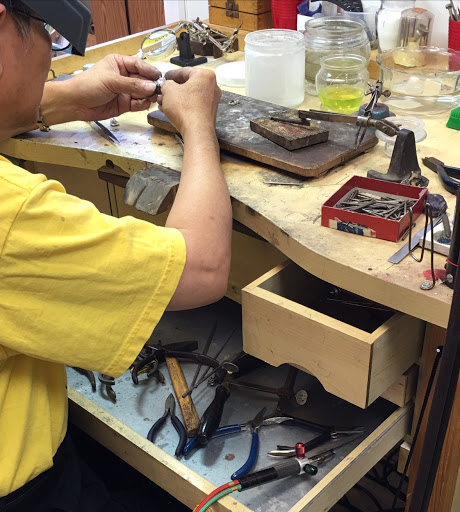 Jewelry Store «AQ Jewelers», reviews and photos, 42841 Creek View Plaza #125, Ashburn, VA 20147, USA