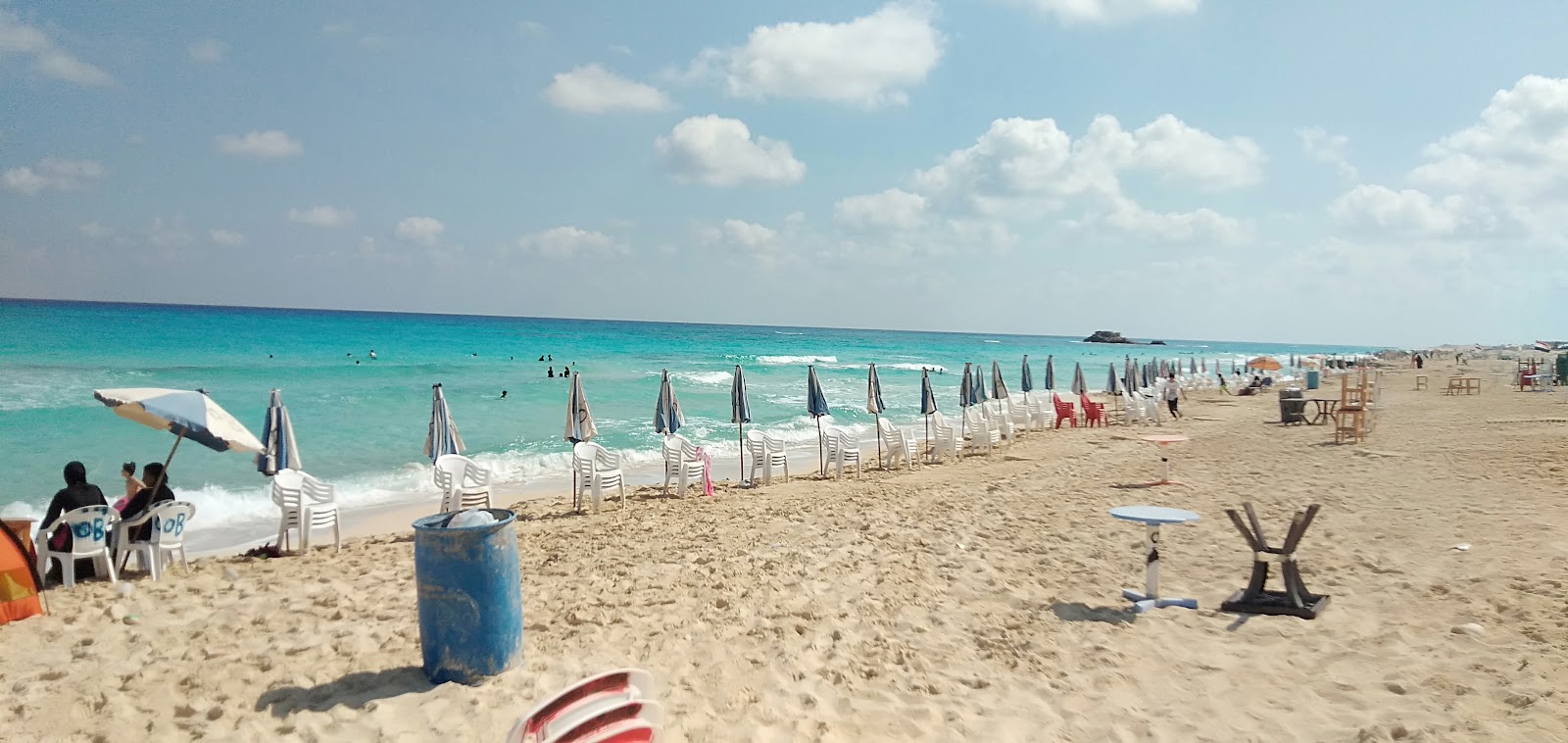 Fotografie cu Matrouh Beach - locul popular printre cunoscătorii de relaxare