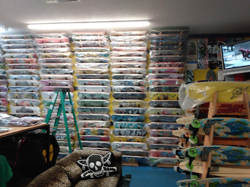 Skate Shop «Westside Skateshop», reviews and photos, 39332 US-19, Tarpon Springs, FL 34689, USA