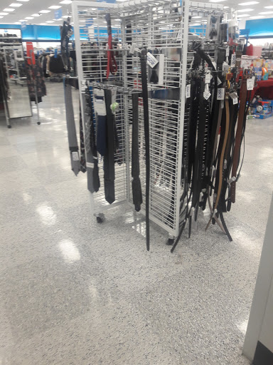 Clothing Store «Ross Dress for Less», reviews and photos, 10700 MacArthur Blvd, Oakland, CA 94605, USA