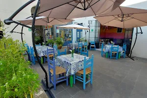 Restaurante FONDA CATRINA, "El lugar de las sillas azules". image