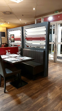 Atmosphère du St Julien Restaurant & Grill à Saint-Julien-les-Villas - n°8