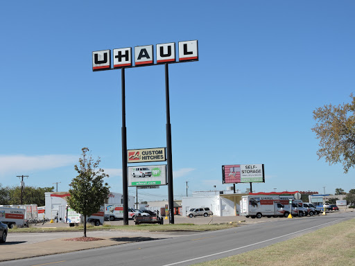 Truck Rental Agency «U-Haul Moving & Storage of Irving», reviews and photos, 2630 W Irving Blvd, Irving, TX 75061, USA
