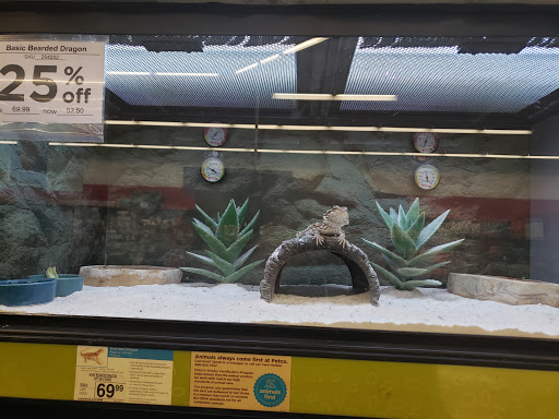 Pet Supply Store «Petco Animal Supplies», reviews and photos, 1660 Orchard Gateway Blvd, North Aurora, IL 60542, USA