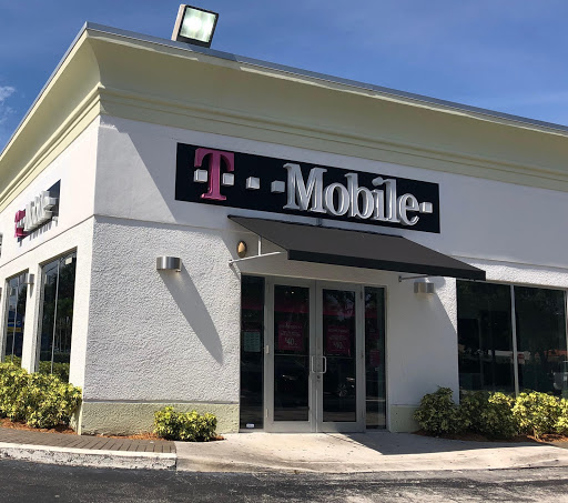 T-Mobile, 12603 Biscayne Blvd, North Miami, FL 33181, USA, 