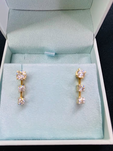 Pawn Shop «Fifth Avenue Jewelry & Pawn», reviews and photos, 8201 US-19, Port Richey, FL 34668, USA