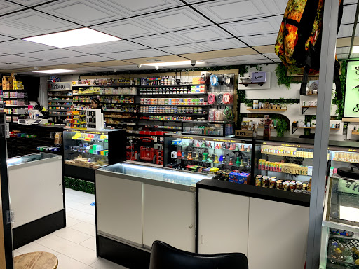Tobacco Shop «Smokin Spades Premier Smoke and Vapor Shop», reviews and photos, 11180 W Flagler St #7, Miami, FL 33174, USA