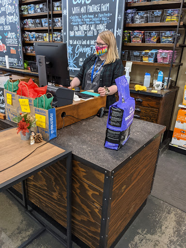 Pet Supply Store «Mud Bay», reviews and photos, 2750 77th Ave SE, Mercer Island, WA 98040, USA