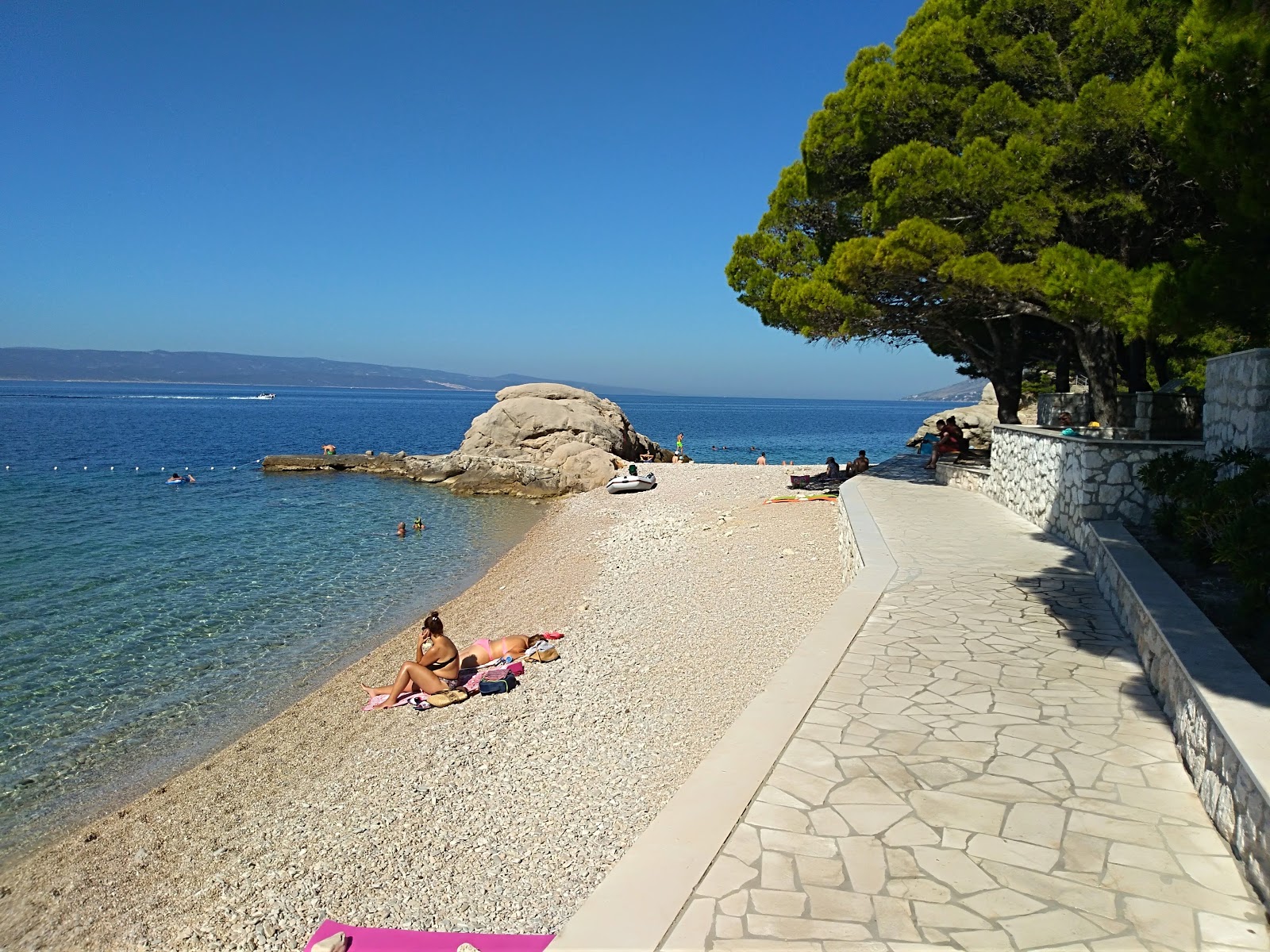 Foto von Jakirusa Strand annehmlichkeitenbereich