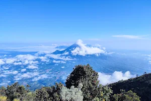 Puncak Kawah Gunung Sumbing image