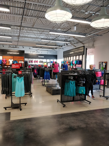 Clothing Store «Nike Factory Store», reviews and photos, 505 Premium Outlets Dr, Monroe, OH 45050, USA
