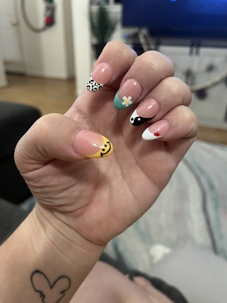 Top Nails 98277