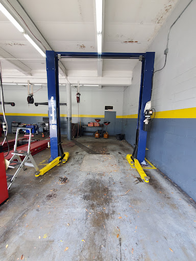 Tire Shop «Goodyear Auto Service Center», reviews and photos, 9001 S Dixie Hwy, Pinecrest, FL 33156, USA