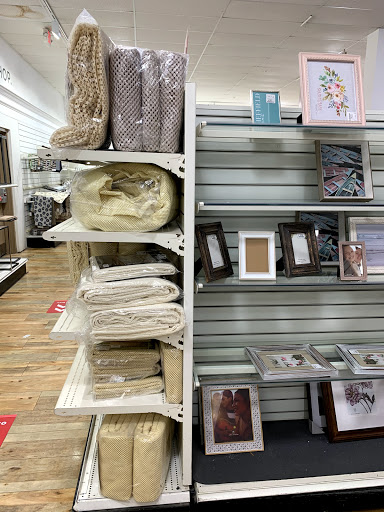 Department Store «HomeGoods», reviews and photos, 205 E Rte 59, Nanuet, NY 10954, USA