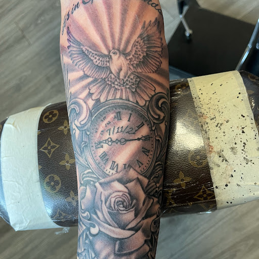 Tattoo Shop «Dark Lotus Tattoos», reviews and photos, 239 W Mill St, Liberty, MO 64068, USA