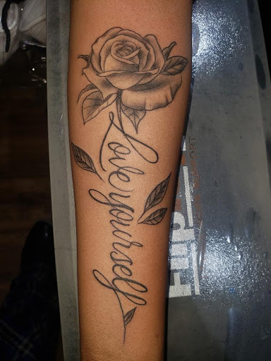 Tattoo Shop «Hollywood Tattoos», reviews and photos, 104 Market St, Newark, NJ 07102, USA