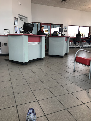 Tire Shop «Discount Tire Store - Irving, TX», reviews and photos, 3516 W Airport Fwy, Irving, TX 75062, USA