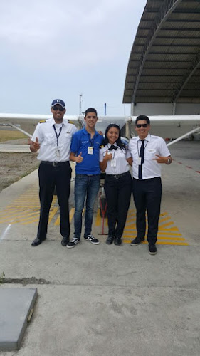 Escuela de Pilotos West Pacific Guayaquil Ecuador - Escuela