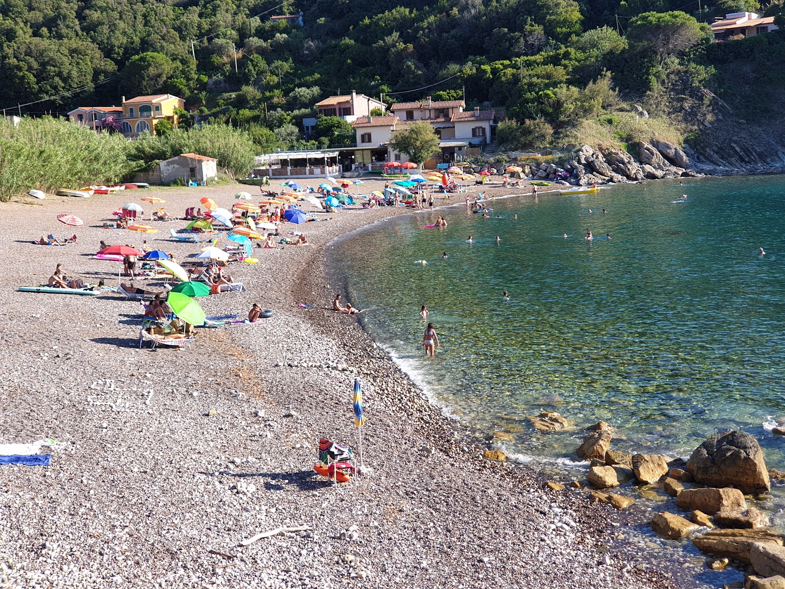 Foto af Nisportino beach med medium niveau af renlighed