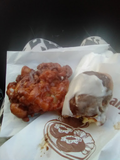 Donut Shop «Freshh Donuts», reviews and photos, 781 W Blaine St, Riverside, CA 92507, USA