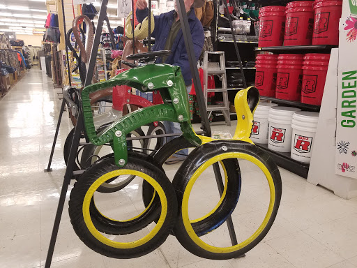 General Store «Big R Farm & Ranch Supply», reviews and photos, 1020 Bonforte Blvd, Pueblo, CO 81001, USA