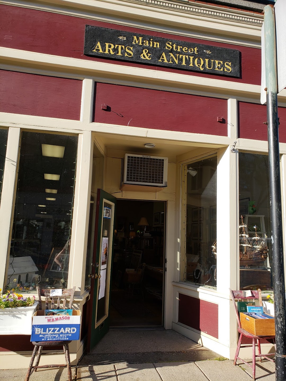 Main Street Arts & Antiques
