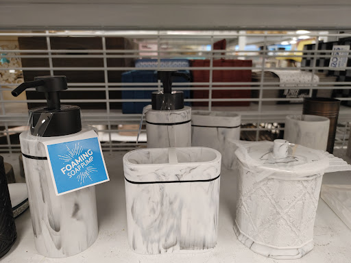 Clothing Store «Ross Dress for Less», reviews and photos, 1700 Lake Woodlands Dr, The Woodlands, TX 77380, USA