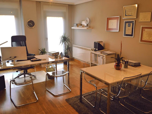 Información y opiniones sobre ASESORIA DE LA TORRE MARTIN ASESORES-ABOGADOS de Toro