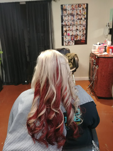 Beauty Salon «Two Friends Beauty Salon», reviews and photos, 220 W Main St, Royse City, TX 75189, USA