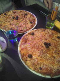 Plats et boissons du Pizzeria BAMBOU PIZZA à Thenon - n°4