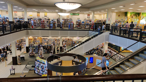 Book Store «Barnes & Noble», reviews and photos, 1430 Plaza Pl, Southlake, TX 76092, USA