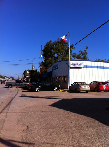 Auto Body Shop «Showcase Paint & Auto Body», reviews and photos, 710 S Frazier St, Conroe, TX 77301, USA