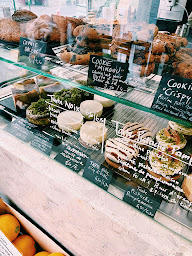 Photo n°13 de Emma Duvéré - Pâtisserie & Cantine à Paris ()