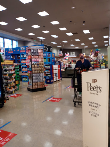 Grocery Store «Safeway», reviews and photos, 200 S 3rd St, Renton, WA 98057, USA