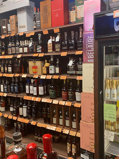Liquor Store «Stadium Liquor Store», reviews and photos, 319 W 4th St, Covington, KY 41011, USA