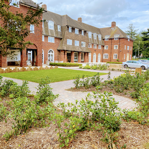 Reviews of Somerville - Independent Senior Living in Leicester - Retirement home