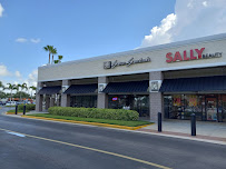 Salon Santinas - Photo 2 - Car repair in Cape Coral, FL, Cape Coral
