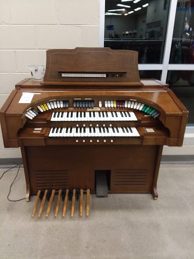 Thrift Store «Goodwill Store & Donation Center», reviews and photos, 1020 N Rohlwing Rd, Addison, IL 60101, USA