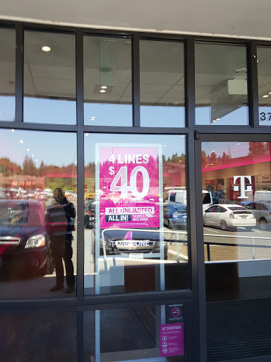 Cell Phone Store «T-Mobile», reviews and photos, 3720 Factoria Blvd SE STE D, Bellevue, WA 98006, USA