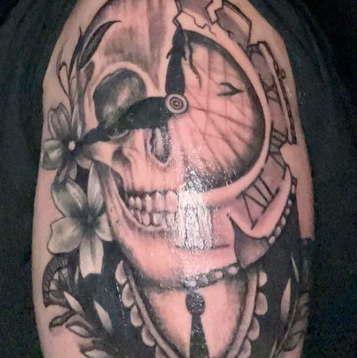 Tattoo Shop «To the Point Tattoo Studio», reviews and photos, 14049 S Cicero Ave, Crestwood, IL 60445, USA