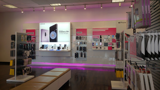 Cell Phone Store «T-Mobile», reviews and photos, 27006 172nd SE, Covington, WA 98042, USA