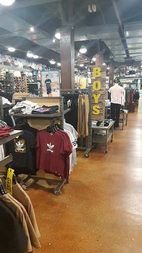 Clothing Store «Tillys», reviews and photos, 340 Inland Center Dr, San Bernardino, CA 92408, USA