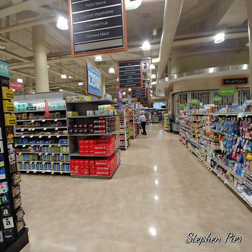 Grocery Store «Harris Teeter», reviews and photos, 8200 Crestwood Heights Dr, McLean, VA 22102, USA